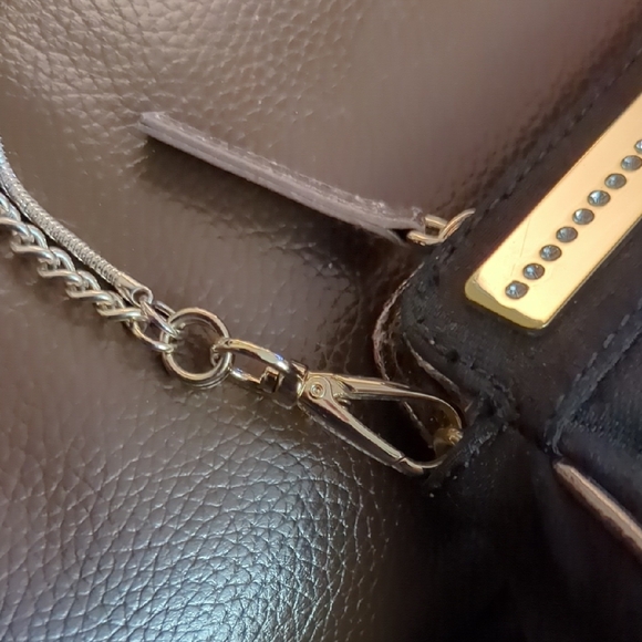 GUESS Black and Gold Women's Bag - Picture 12 of 13